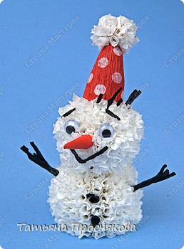 Игрушка Мастер-класс Новый год Торцевание на пластилине Пушистый снеговичок Бумага гофрированная Пластилин