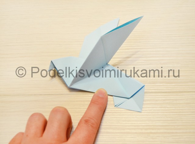 Как сделать голубя из бумаги своими руками поэтапно. Фото 17.