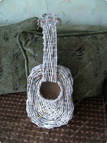Для одной любительницы бардовского пения и исполнения романсов придумался и воплотился в жизнь вот такой подарок - гитара. фото 24