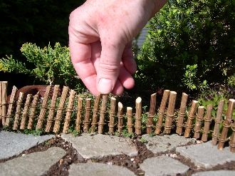 Love this little twig fence for fairy gardens.
