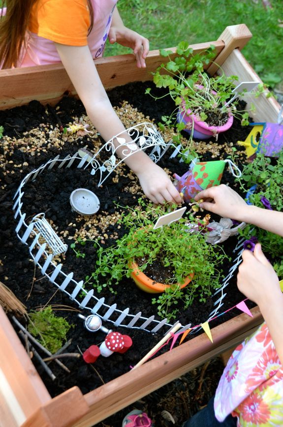 Fairy Garden Table -- plenty of inspiration for imaginative playtime fun!