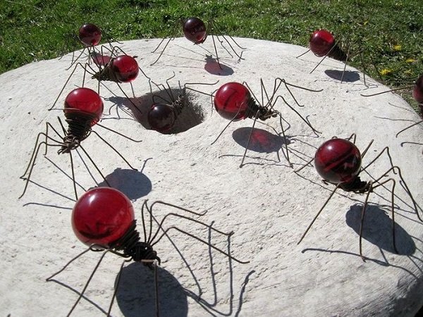 муравьи из лампочек