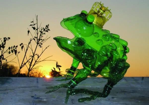 царевна лягушка из пластиковых бутылок