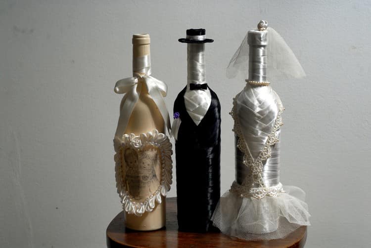 Свадебный декор винных бутылок