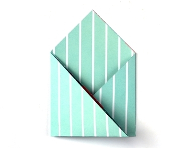 Конверт оригами-заверните левый угол