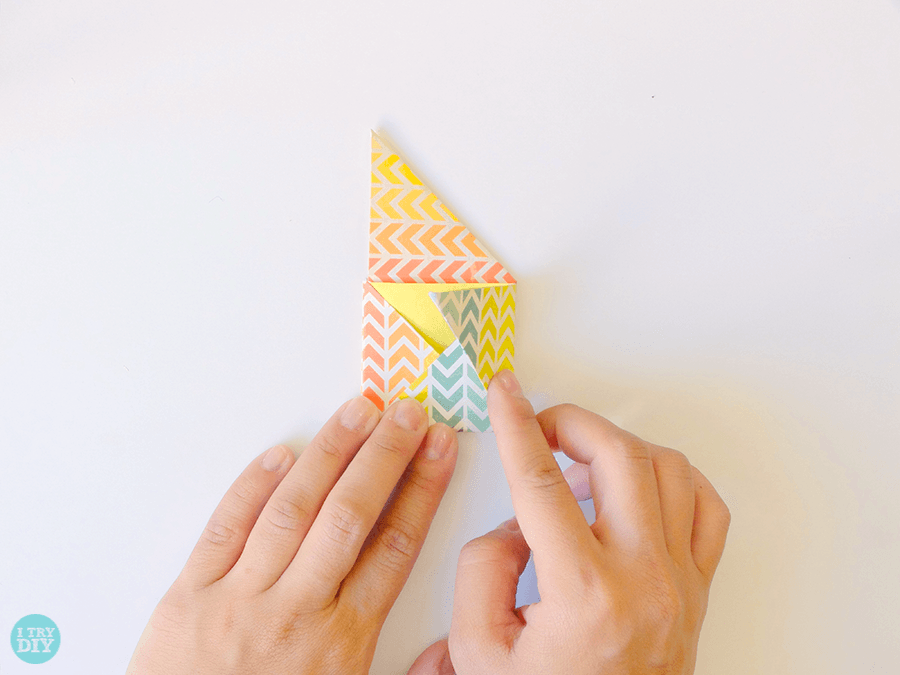 Конверт оригами-загните правый угол