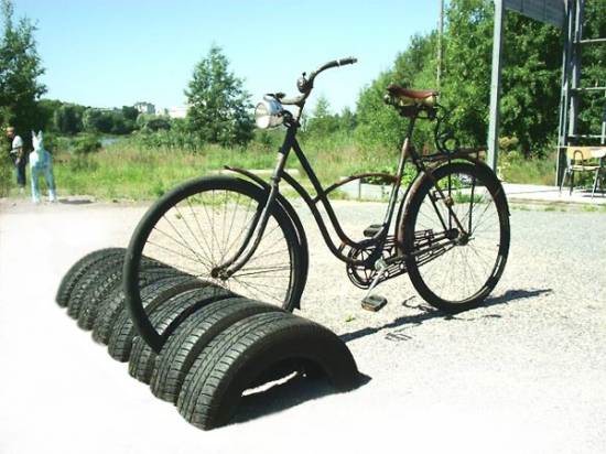 Парковка для велосипедов из шин