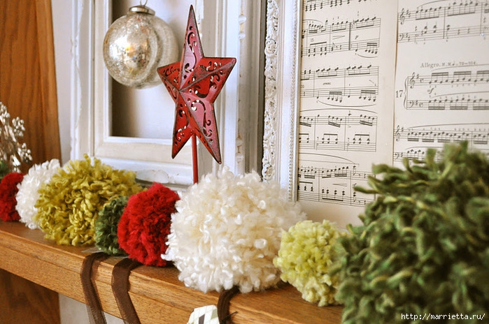 yarn pom pom garland mantel (700x464, 260Kb)