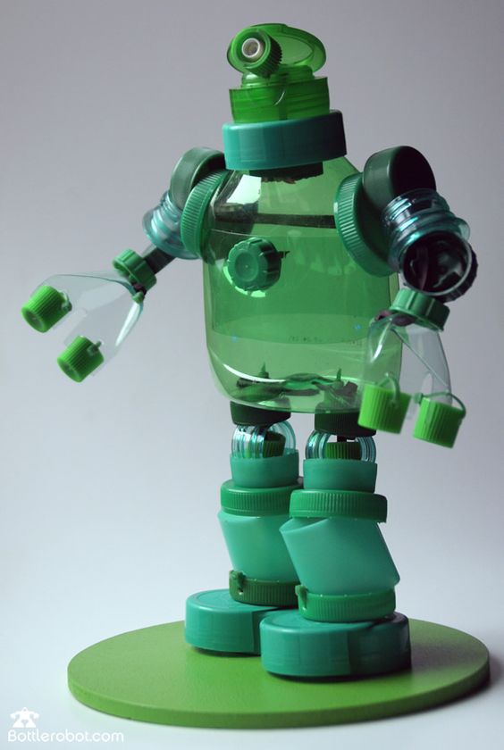 Роботы из пластиковых бутылок