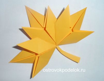 Оригами "Кленовый лист"