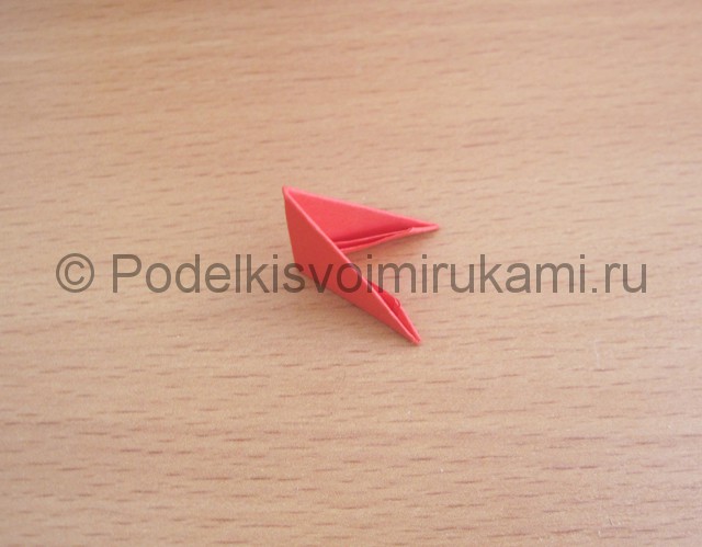 Поделка лебедя оригами из бумаги. Фото 17.