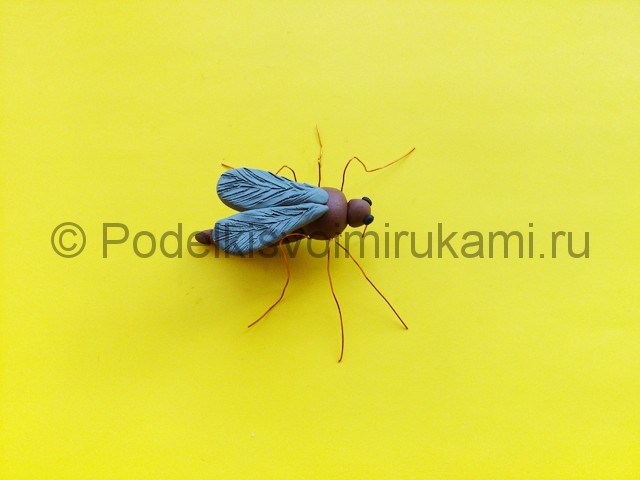Лепка комара из пластилина - фото 10.