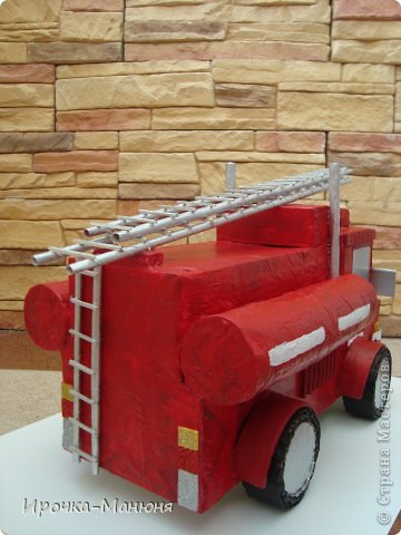 И снова поделка на конкурс. Эту пожарную машину делали с младшим сыном Максимом на городскую выставку. фото 21