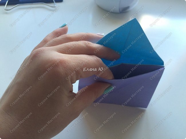 Предлагаю к знаменательному для всех событию сложить такой портфельчик в технике оригами: фото 12