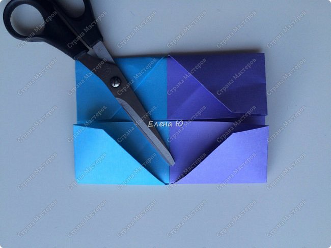 Предлагаю к знаменательному для всех событию сложить такой портфельчик в технике оригами: фото 9