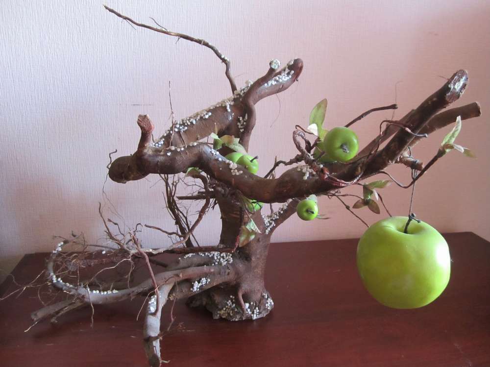 Декоративная яблонька для интерьера 