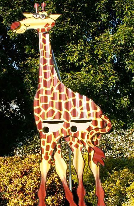 Поделка для дачи Жираф из оцинковки