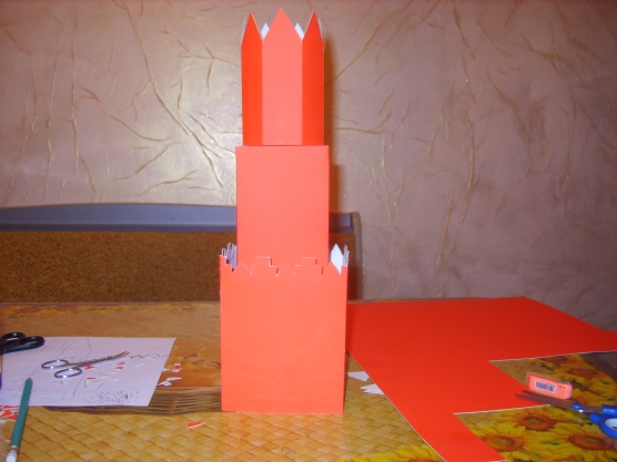  макета Спасской башни Кремля. Фото