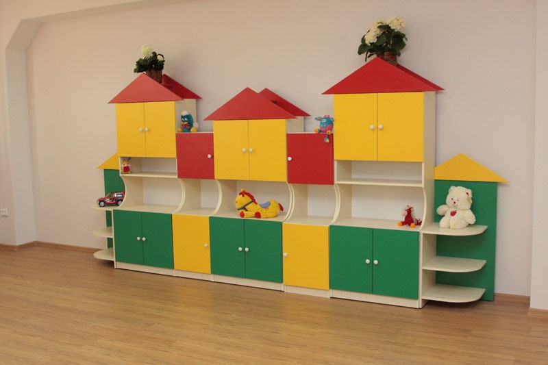 Яркая мебель в детский сад